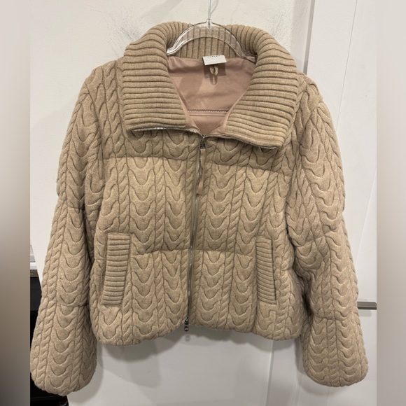 Varley Cable Knit Puffer - Picture 4 of 8